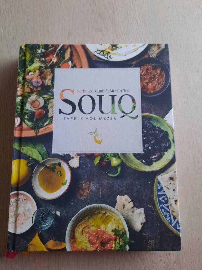 SOUQ - tafels vol mezze - Nadia Zerouali en Merijn Tol, Ophalen of Verzenden, Zo goed als nieuw, Midden-Oosten en Marokko
