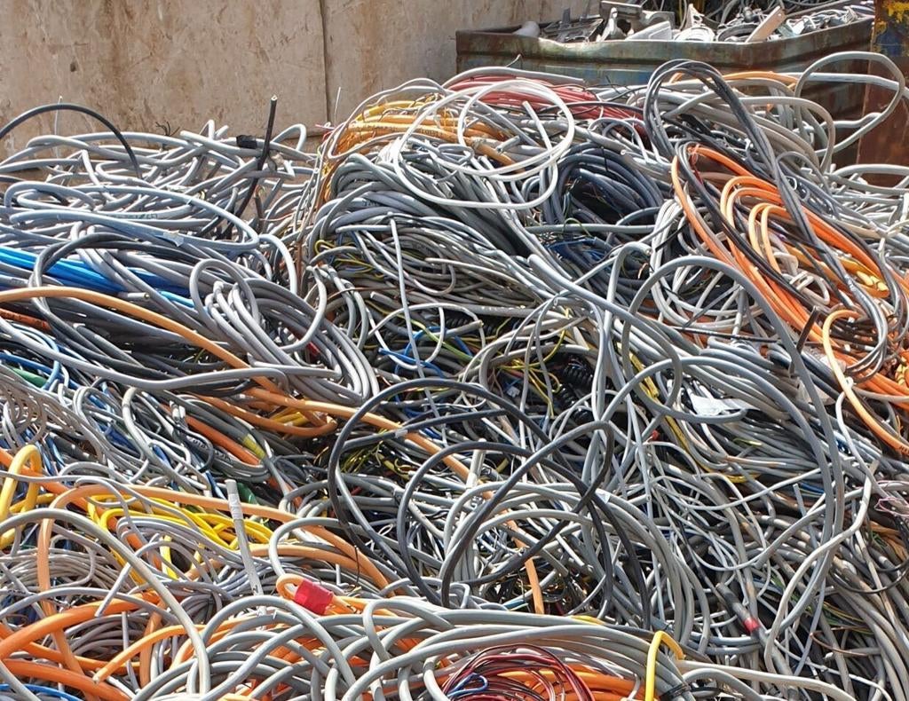 Oude kabels gezocht, Ophalen of Verzenden