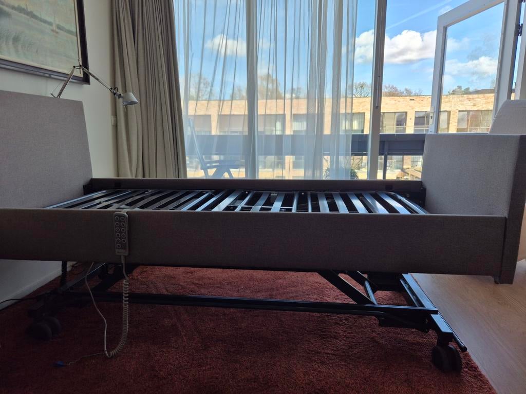 Elektrisch hoog laag bed 90x210 cm, Huis en Inrichting, Slaapkamer | Bedden, Ophalen
