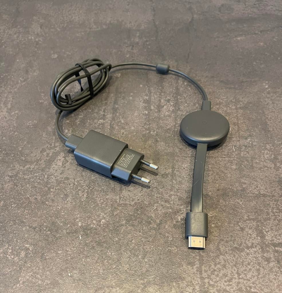 Chromecast v3 met adapter, Ophalen of Verzenden, Zo goed als nieuw, HDMI