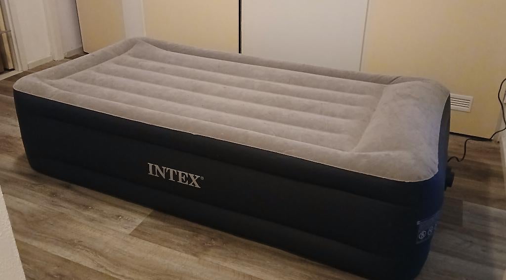 Luchtbed, Ophalen, Ingebouwde pomp, Zo goed als nieuw, 1-persoons