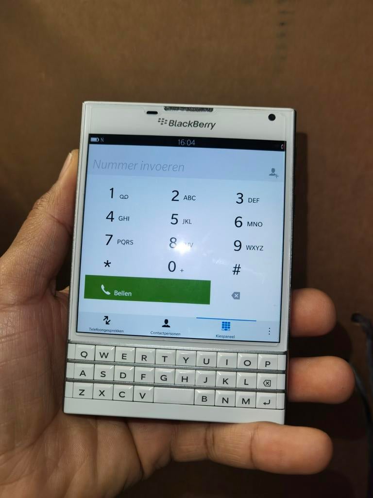 Goede werkend blackberry passport whit edition.  32GB geheug, Telecommunicatie, Mobiele telefoons | Hoesjes en Frontjes | Blackberry