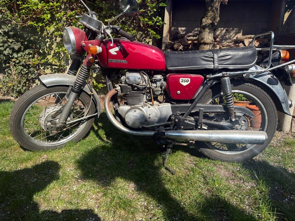 Oldtimer Honda 350 2 cilinder uit 1970