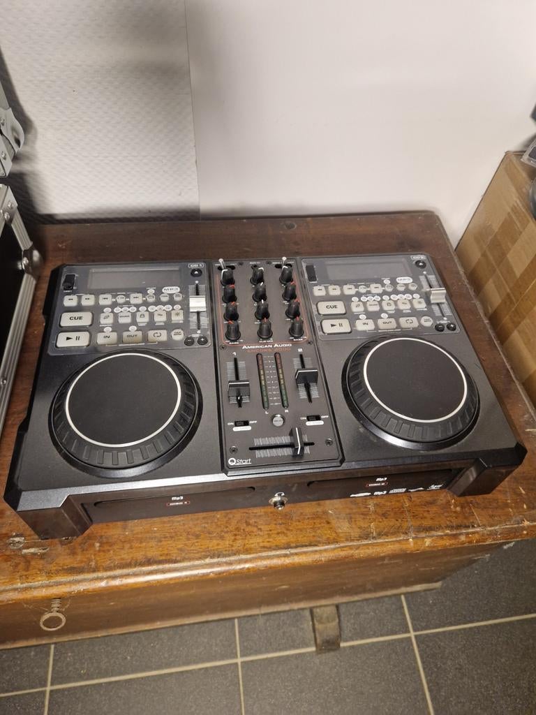 Geluids instalatie. Geweldig geluid. 2x 500 watt  boxen ., Ophalen, Zo goed als nieuw, 500 tot 1000 watt