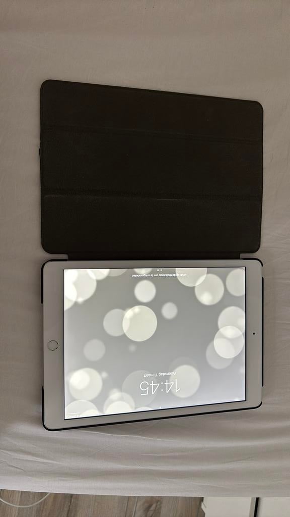Ipad 8e generatie (2020), Computers en Software, Apple iPads, 32 GB, Apple iPad, Zo goed als nieuw, Zilver