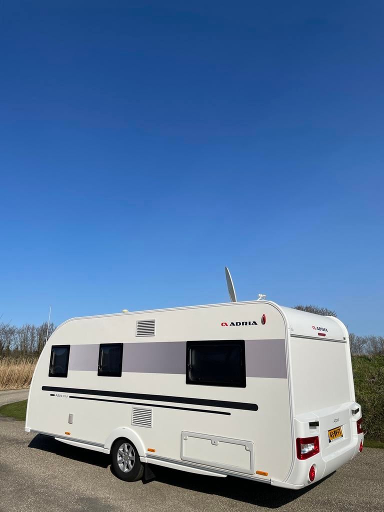 Adria Adora 512UP, Particulier, Adria, Lengtebed, 5 tot 6 meter