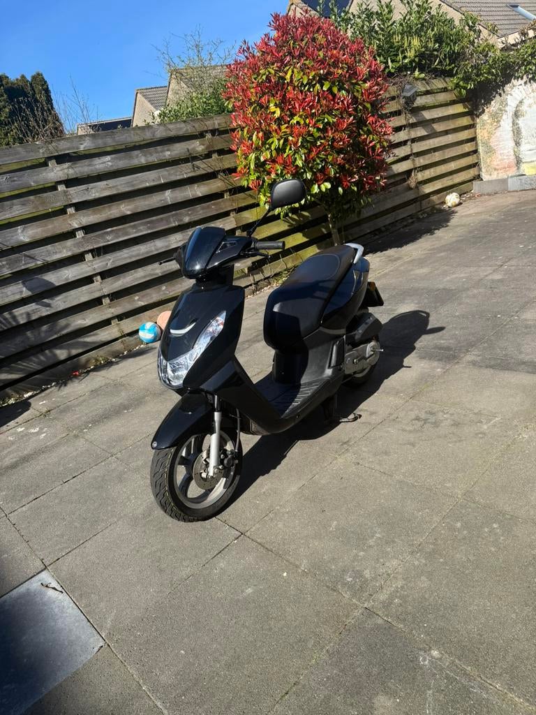 Peugeot kisbee, Ophalen, Overige modellen, Zo goed als nieuw, Benzine