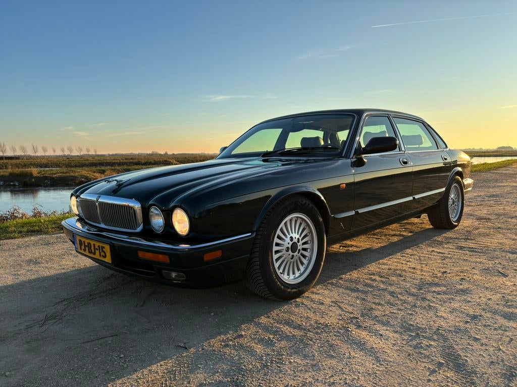 Jaguar XJ 3.2 LWB AUT 1996 Groen, Achterwielaandrijving, 3239 cc, Beige, Particulier