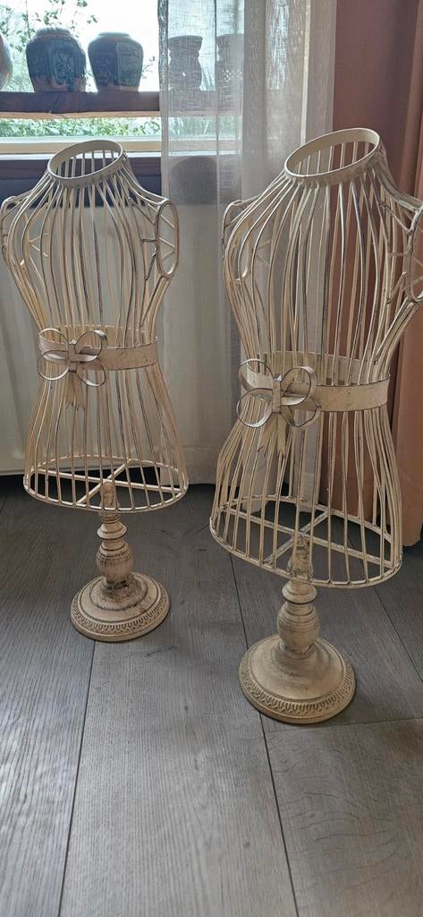 Brocante Torso's op voet., Ophalen