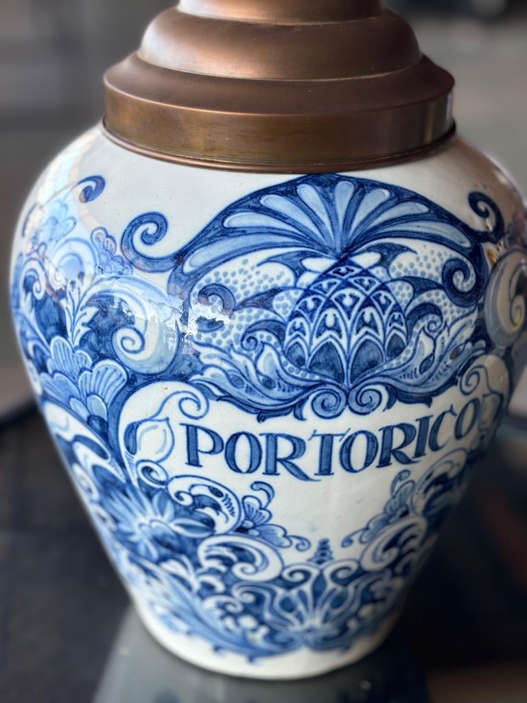 VINTAGE DELFT BLAUWE TABAKSPOT PORTORICO MET MESSING DEKSEL, Antiek en Kunst, Antiek | Keramiek en Aardewerk, Ophalen