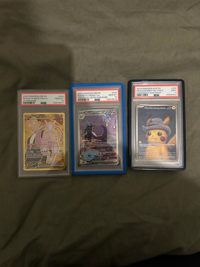 PSA 10 Mewtwo, Crobat & Pikachu Van Gogh, Ophalen of Verzenden, Zo goed als nieuw, Meerdere kaarten