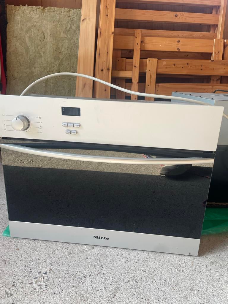 Miele DG 163 Stoomoven - Zo goed als nieuw, Ophalen, Minder dan 45 cm, Oven, 60 cm of meer