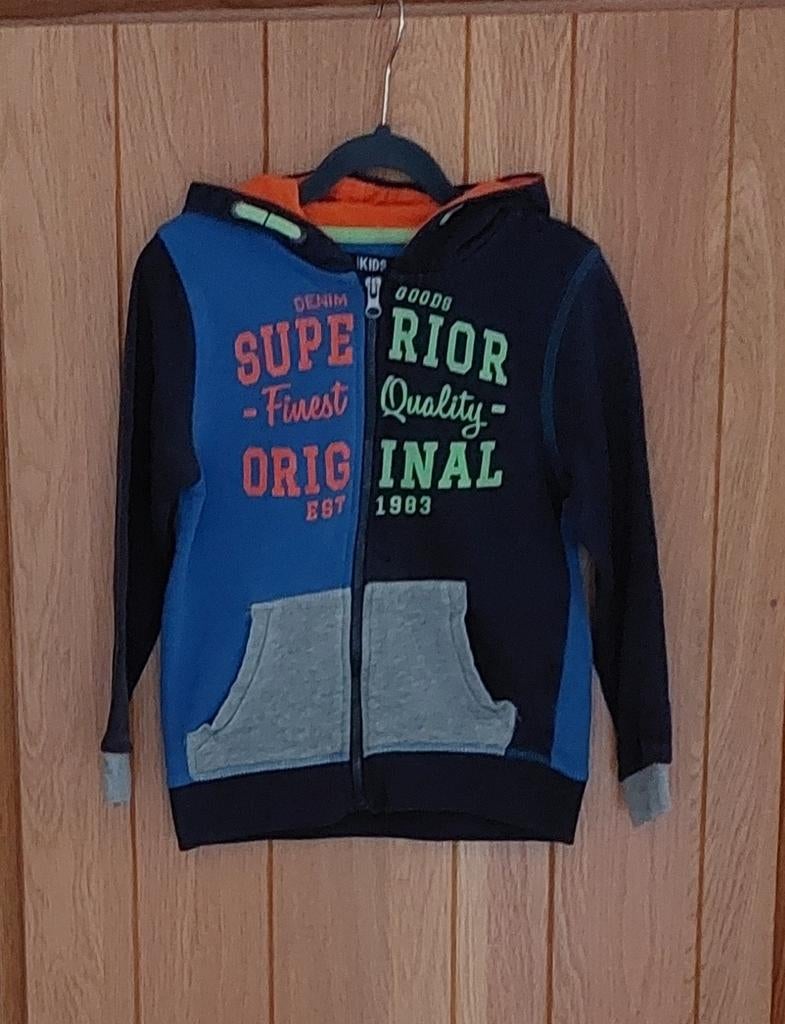 Vest van Europe Kids  - Maat 110/116, Kinderen en Baby's, Kinderkleding | Maat 110, Ophalen, Europe Kids, Trui of Vest, Zo goed als nieuw