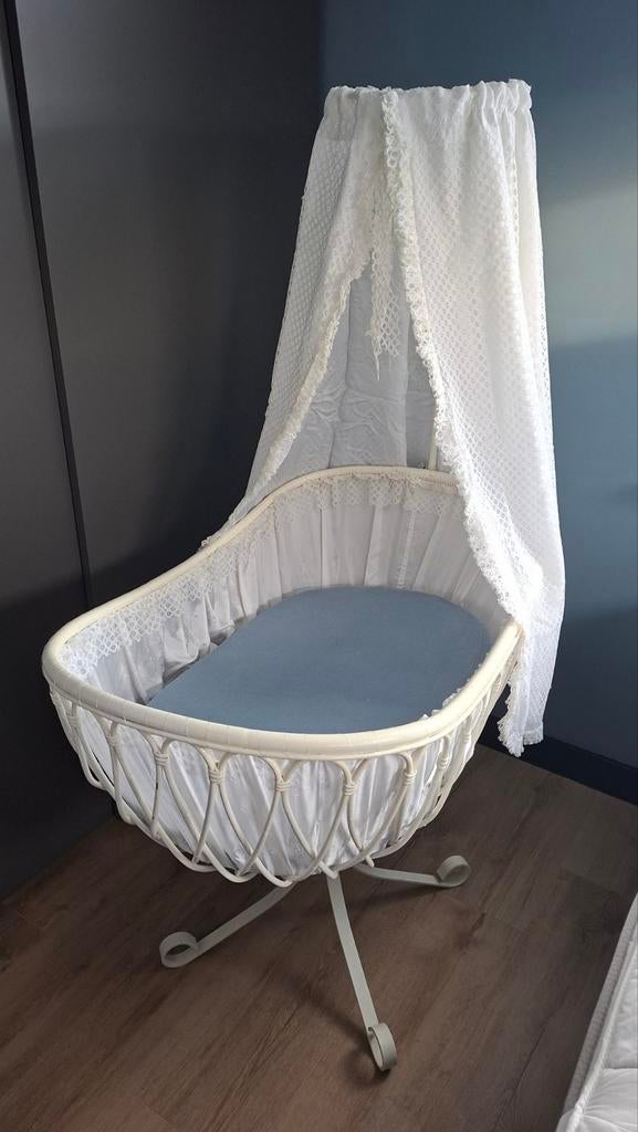 Antiek babywiegje, Ophalen, Wieg
