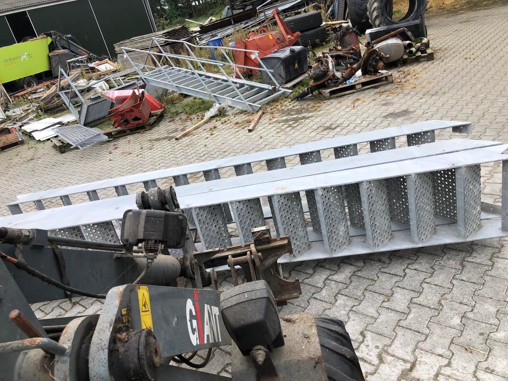 2.80 0,50 breed gegalvaniseerd trap metaal ijzer, Ophalen of Verzenden, Zo goed als nieuw, Trap