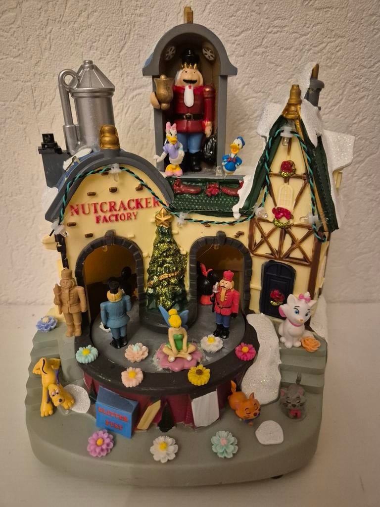 Prachtig kerst tafereel
Met Tinkerbell minnie Mickey pluto, Ophalen of Verzenden, Nieuw