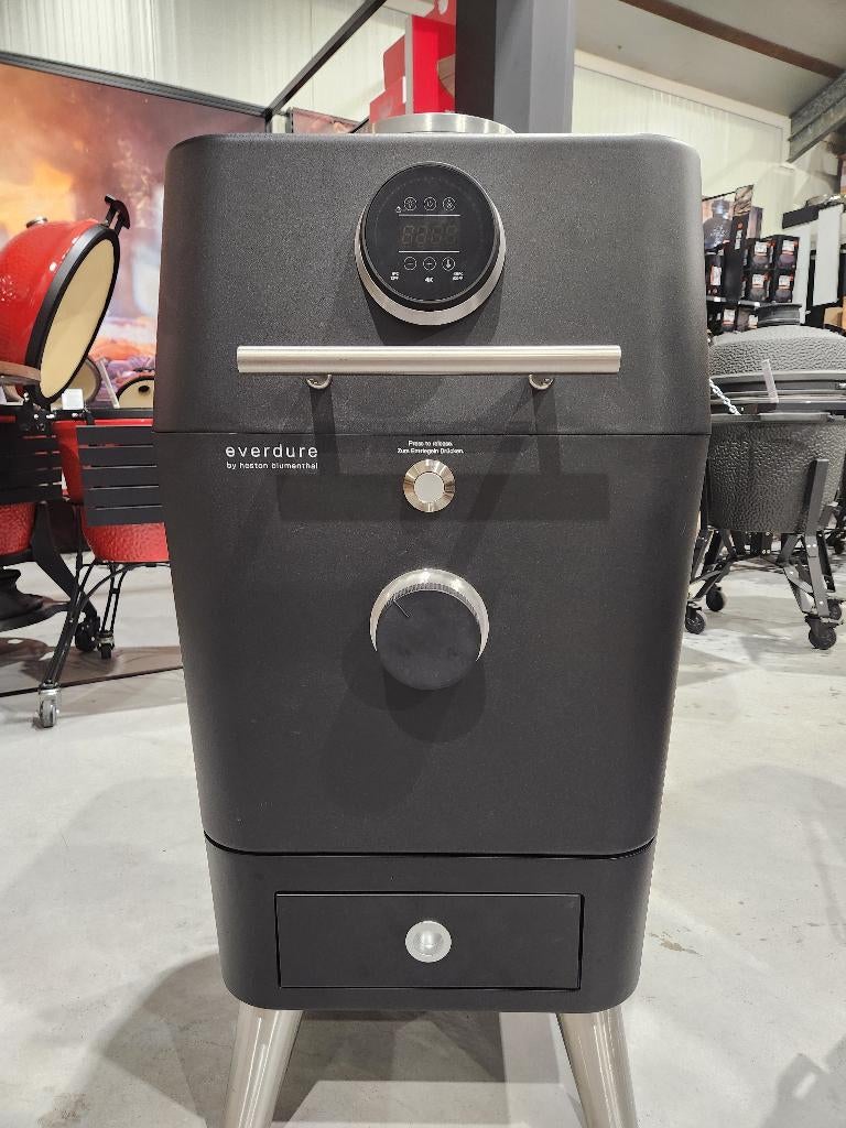 Everdure 4K Houtskool Barbecue Kamado, Tuin en Terras, Houtskoolbarbecues, Ophalen of Verzenden, Nieuw, Everdure, Met accessoires