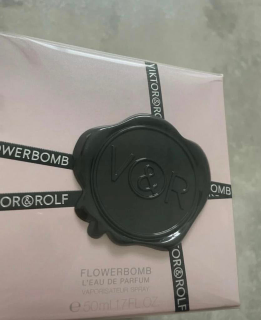 Victor & Rolf flowerbomb 50ml eau de parfum nieuw en geseald, Ophalen of Verzenden, Nieuw
