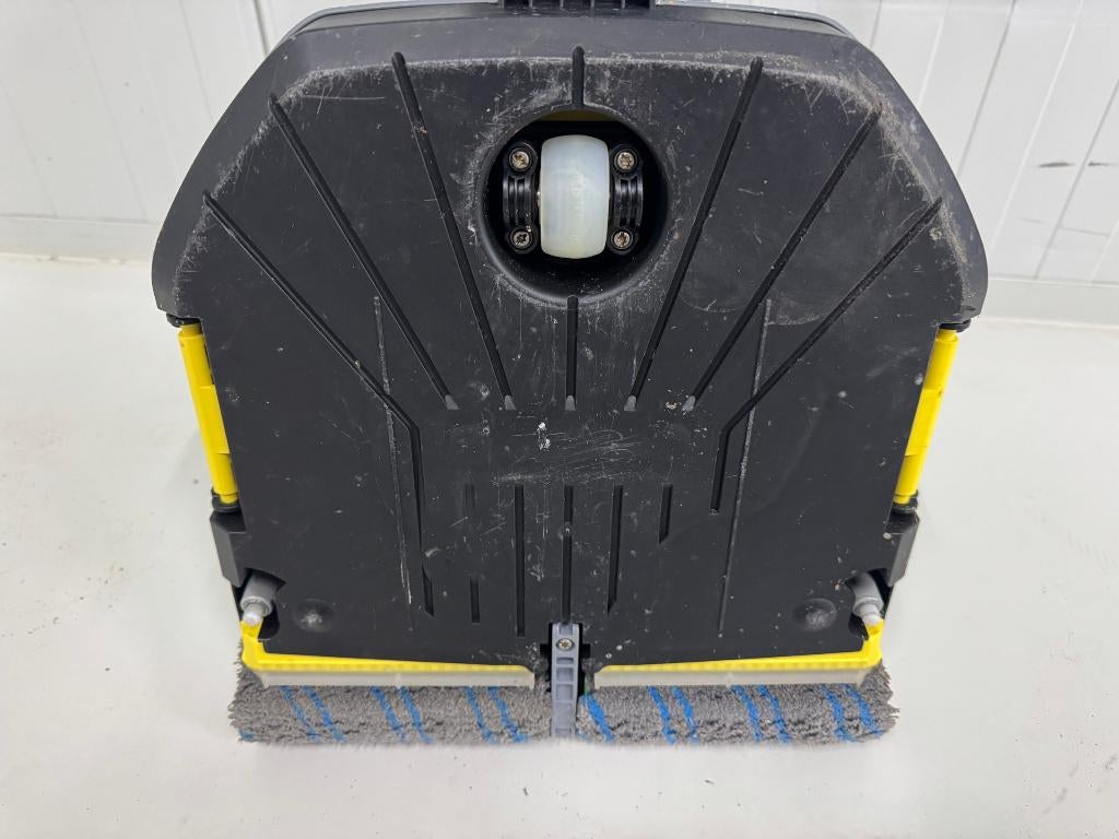 KARCHER SCHROBMACHINE BR 30/1 C Bp, Ophalen of Verzenden, Zo goed als nieuw, Schrobmachine