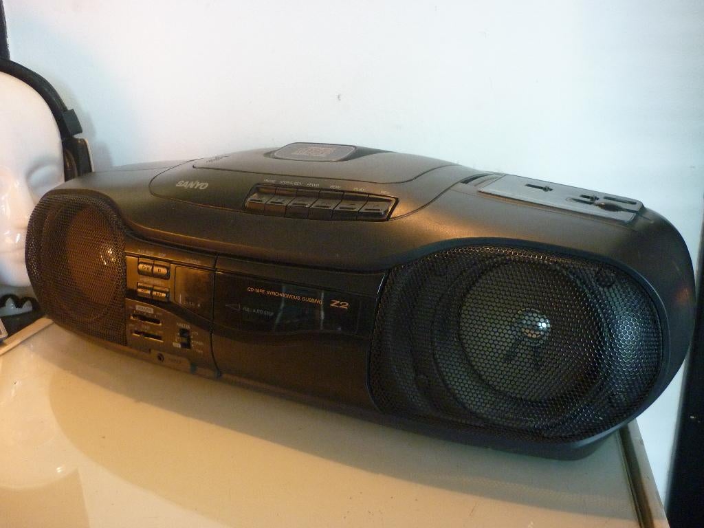 Sanyo MCD-Z2 ghettoblaster CD Tape FM SW etc Japan HQ 1998, Ophalen of Verzenden, Zo goed als nieuw, Wereldontvanger, Met cd-speler