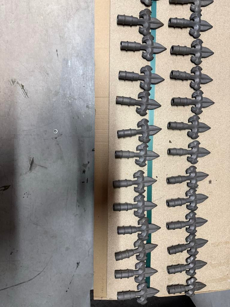 Partij metalen ornamenten ijzeren punten sierhekwerk, Ophalen, Gebruikt, Overige typen, Hardhout