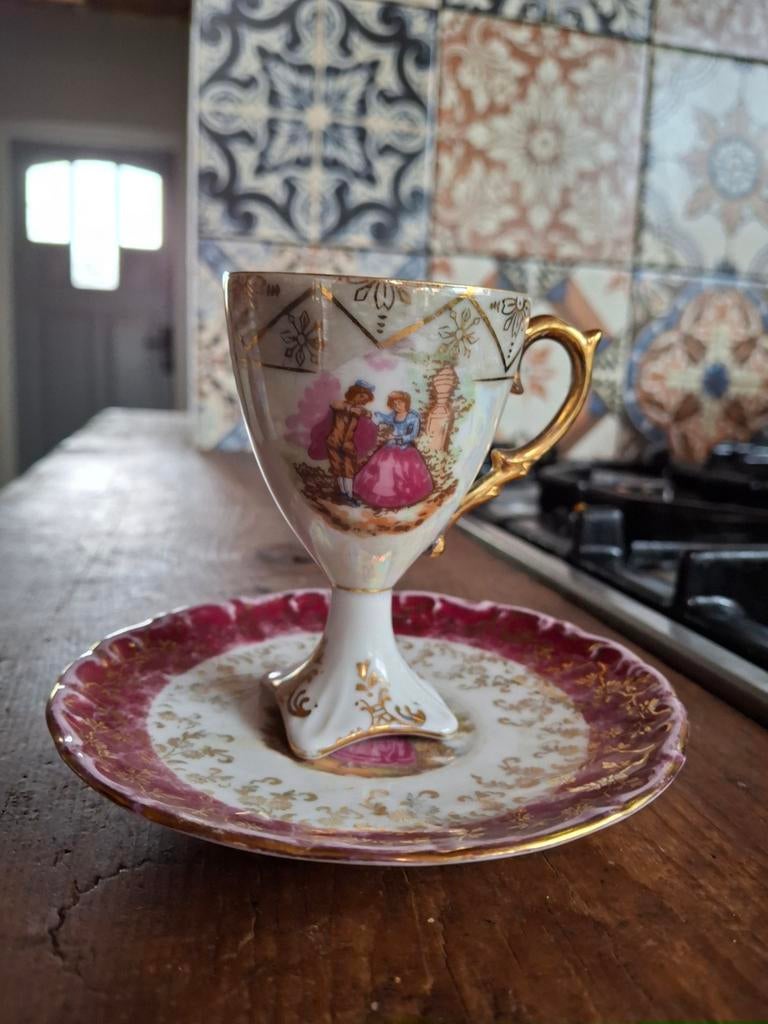 Antieke espresso kop en schotel gedecoreerd met 22 kts goud, Ophalen of Verzenden