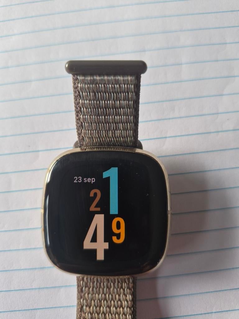 Fitbit Sense - Inclusief accessoires en aankoopbon!, Ophalen of Verzenden, Gebruikt