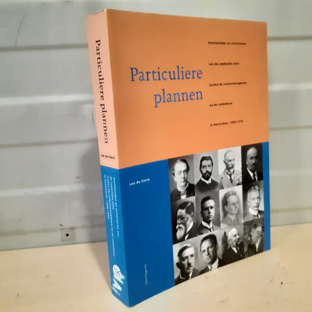 Nr. 275 Len de Klerk. Particuliere plannen., Boeken, Gelezen, Len de Klerk, Ophalen of Verzenden, Nederland