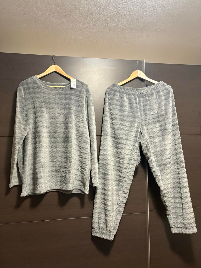 Grijze Primark Pyjama Set - Maat XL, Kleding | Dames, Ophalen of Verzenden, Nieuw, Maat 46/48 (XL) of groter, Grijs
