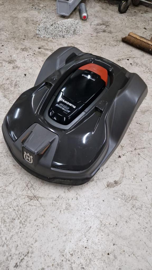 Husqvarna 450X Automower, Ophalen, Gebruikt, Bestuurbaar via app, 20 tot 25 cm