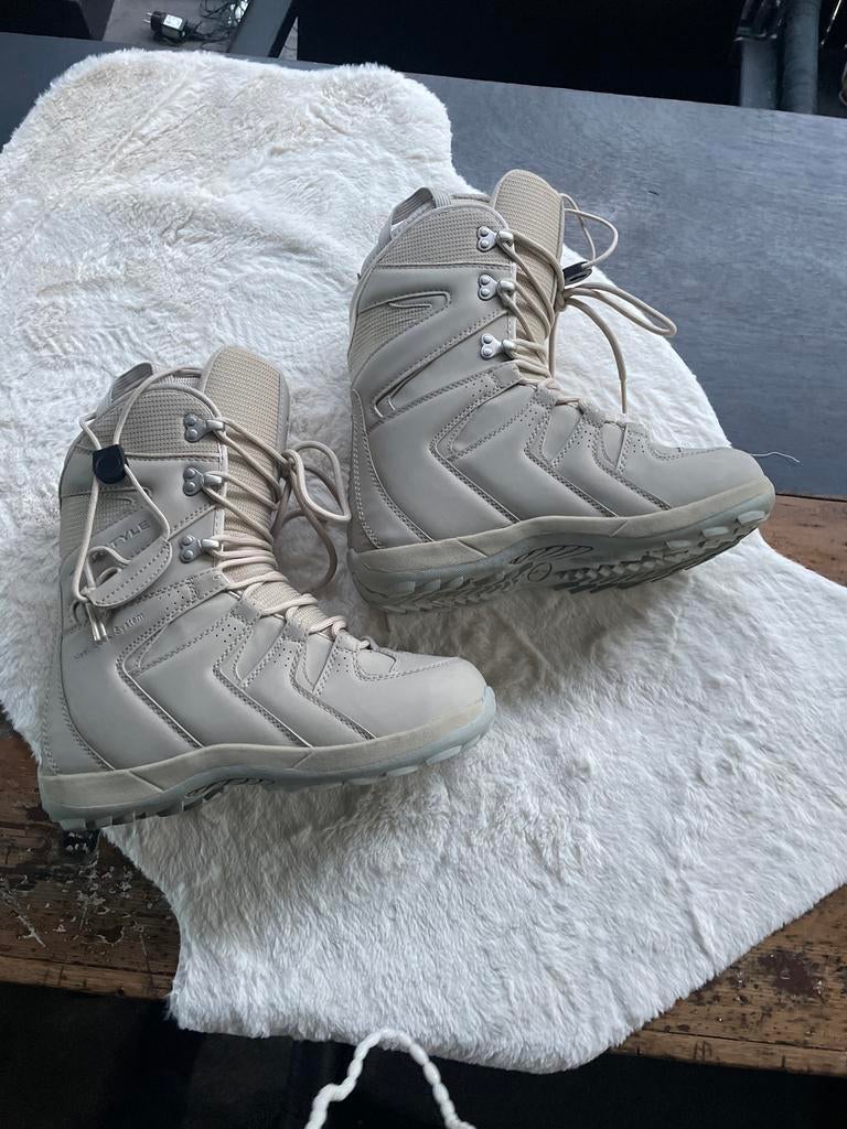 Stuf Snowboard schoenen - Zo goed als nieuw maat 37/38, Ophalen of Verzenden, Zo goed als nieuw, Schoenen