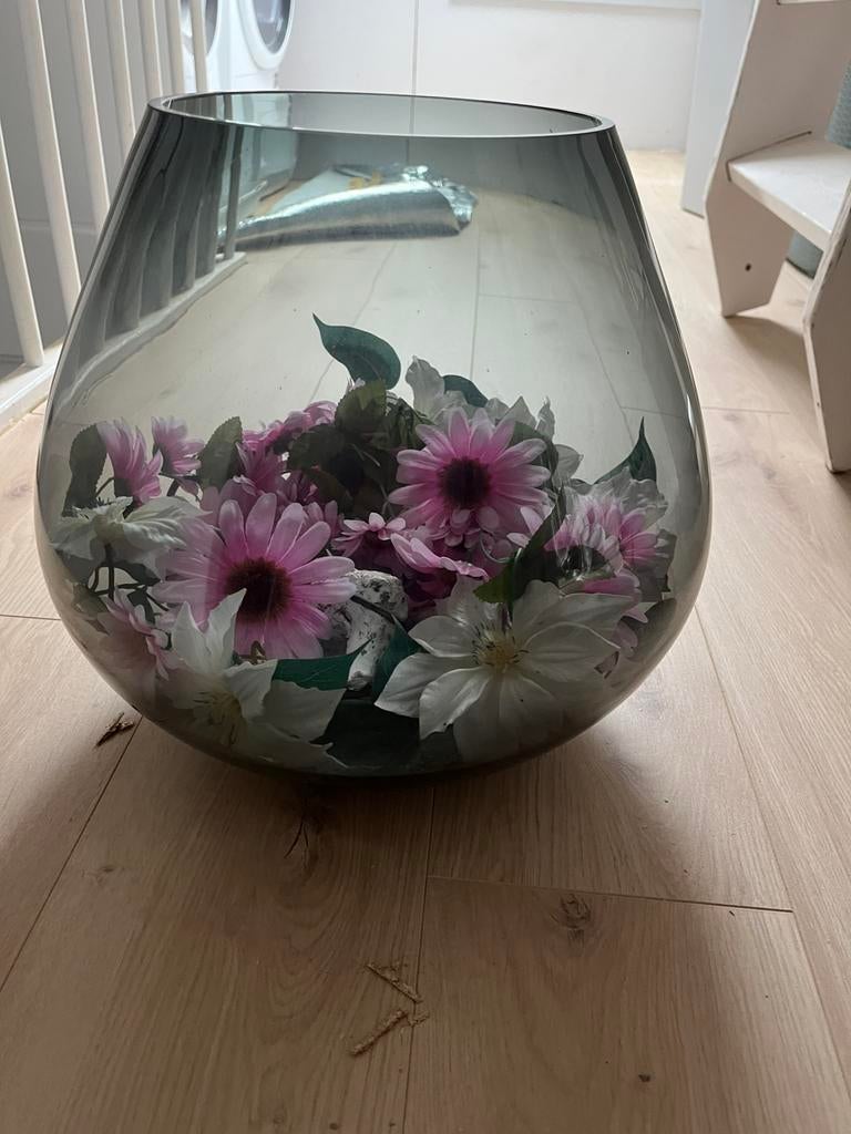 Prachtige vaas, Zwart, Ophalen of Verzenden, Minder dan 50 cm, Glas