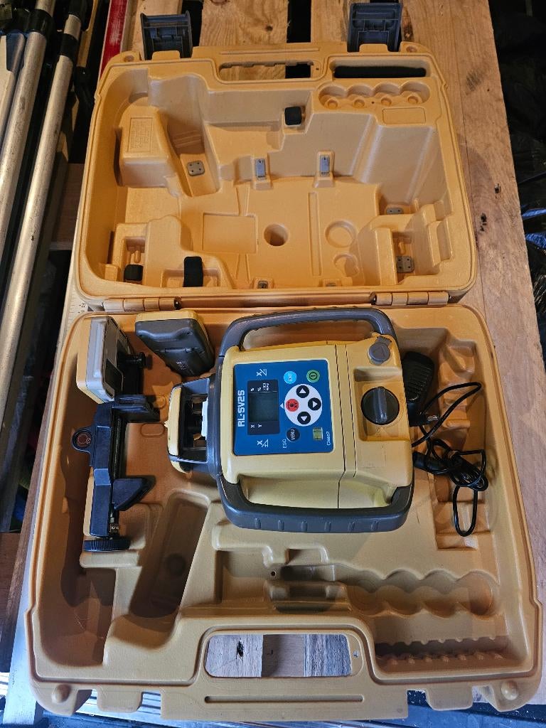 Topcon RL-SV2S roterende laser + LS-80L ontvanger + statief, Ophalen of Verzenden, Zo goed als nieuw, Overige meters