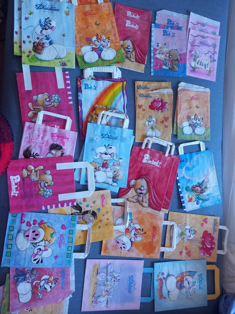 Megaveel kadotasjes en zakjes, Verzamelen, Diddl, Ophalen of Verzenden, Papier, Kaart of Schrift