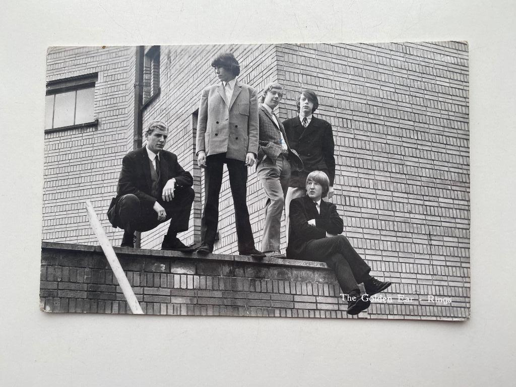 The golden Ear-Rings (!) jaren 60 - gesigneerd, Ophalen of Verzenden, Zo goed als nieuw, Foto of Kaart, Gesigneerd