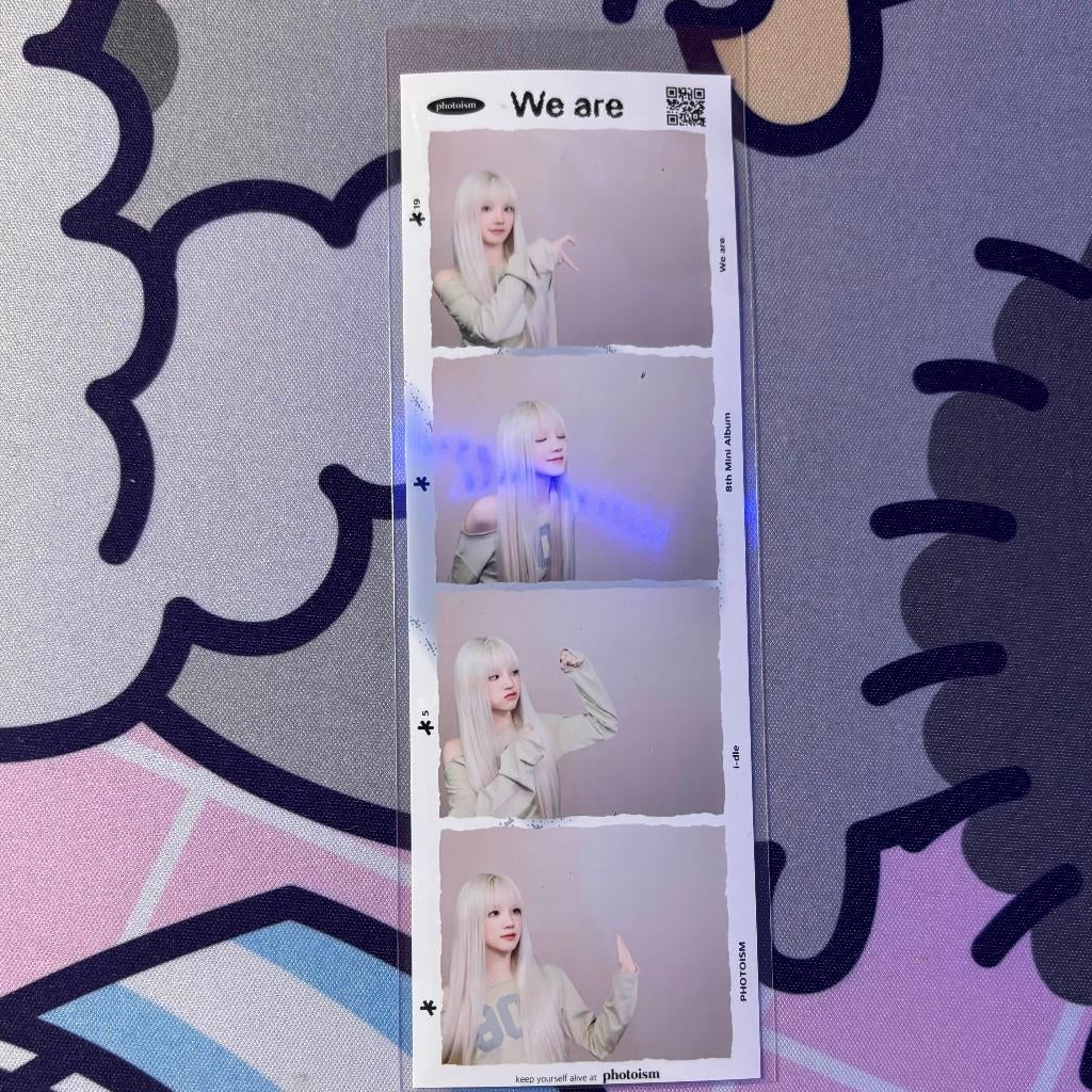 Yuqi (Idle) photosim 4cut, Ophalen of Verzenden, Nieuw, Foto of Kaart