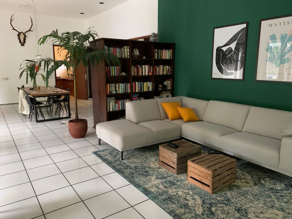 Montel lichtgrijze bank - Weg wegens verhuizing, Huis en Inrichting, Banken | Bankstellen, Ophalen, Hoekbank, Zo goed als nieuw