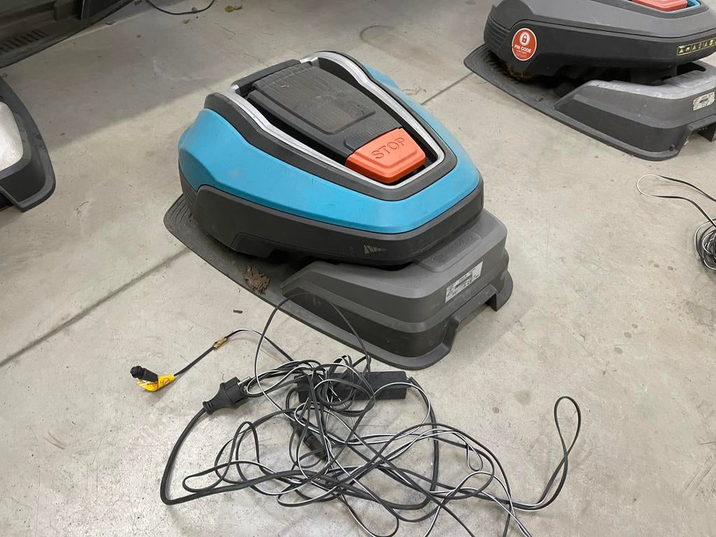 Husqvarna en gardena robot grasmaaiers, Ophalen of Verzenden, Zo goed als nieuw