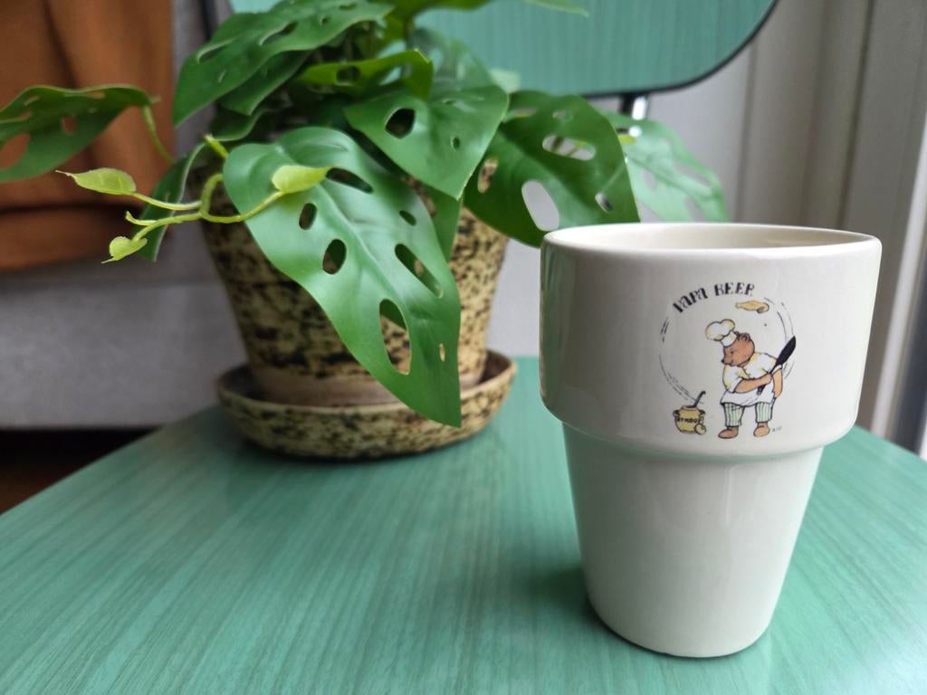 Jet ter Steege melkbeker Papa Beer Original World of Jet, Ophalen of Verzenden, Zo goed als nieuw, Overige stijlen, Kop(pen) en/of Schotel(s)