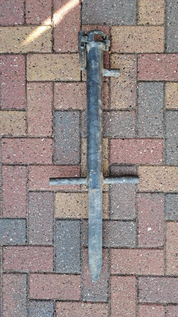 Grondpot Met Spievergrendeling, Ophalen