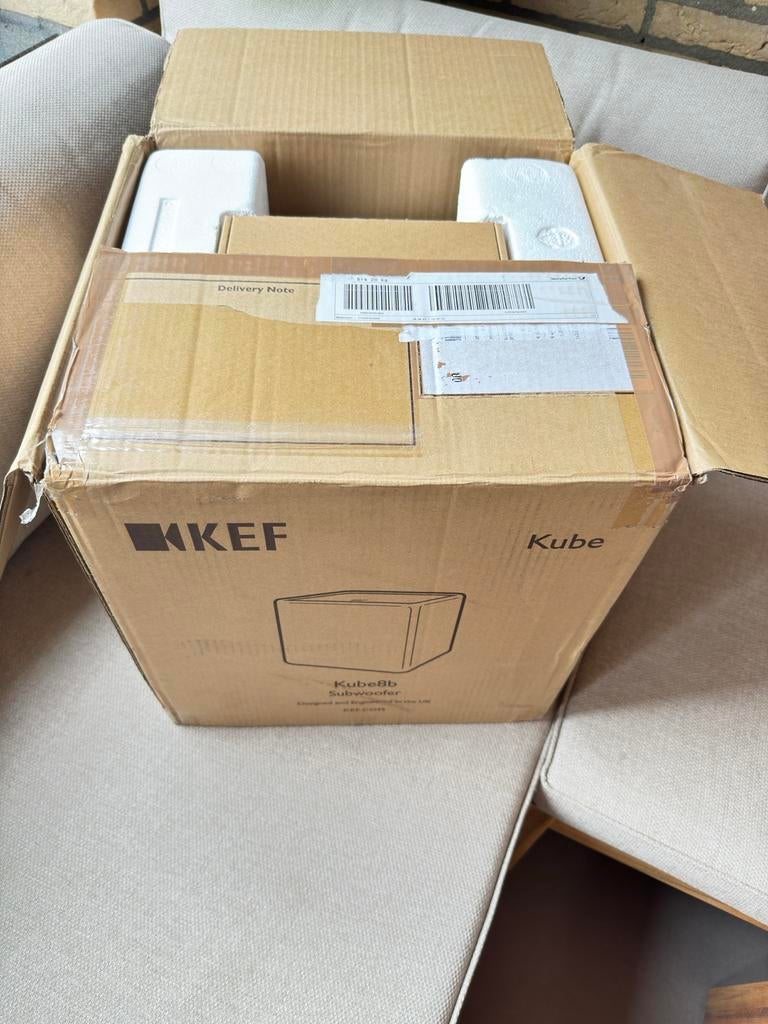 KEF Kube 8b Subwoofer, Ophalen of Verzenden, Zo goed als nieuw, Subwoofer, Overige merken