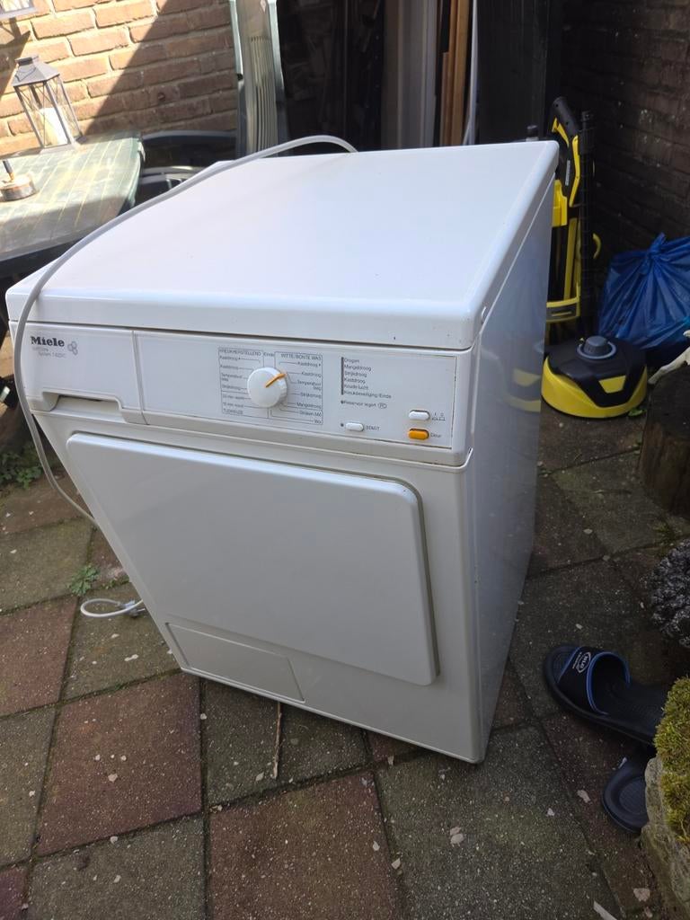 Miele softcare T4223C condensdroger, in goede staat, 6 tot 8 kg, Ophalen, Condens, Minder dan 85 cm