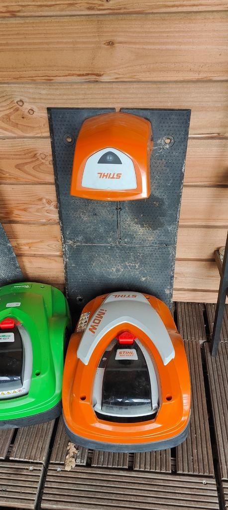 2x Robotgraasmaaier, Ophalen, Gebruikt, Meer dan 25 cm, STIHL