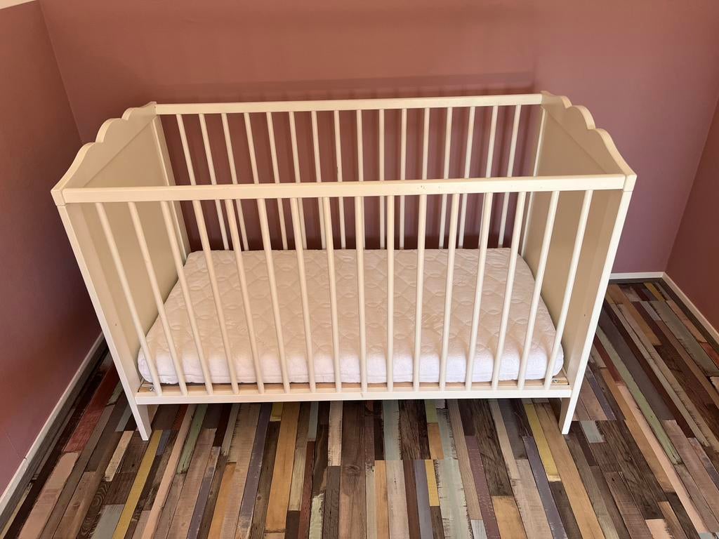 Kinderbedje/ledikant 123lx65bx80h met matras 120lx60b, Ophalen, Gebruikt, Ledikant