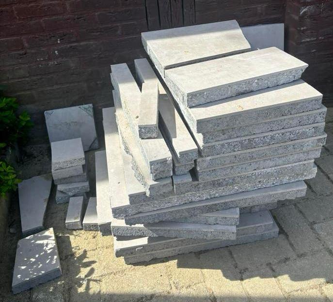 GRATIS keramische tegels met beton snijafval, Tuin en Terras, Ophalen, Zo goed als nieuw, Keramiek, Terrastegels