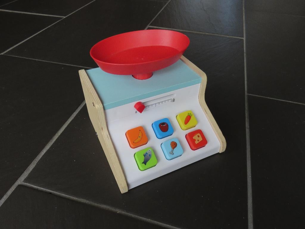 Houten weegschaal met druktoetsen, voor jonge kinderen., Ophalen of Verzenden, Zo goed als nieuw