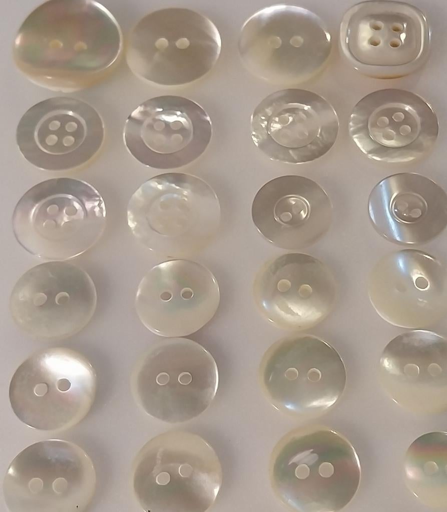 Partij Parelmoer Knopen 50 stuks, Verzenden, Knoop of Knopen