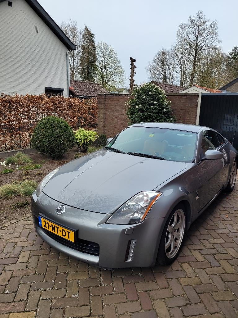 Nissan 350Z 3.5 V6 24V 2004 Grijs, Auto's, Nissan, 350Z, Achterwielaandrijving, Handgeschakeld, Zilver of Grijs