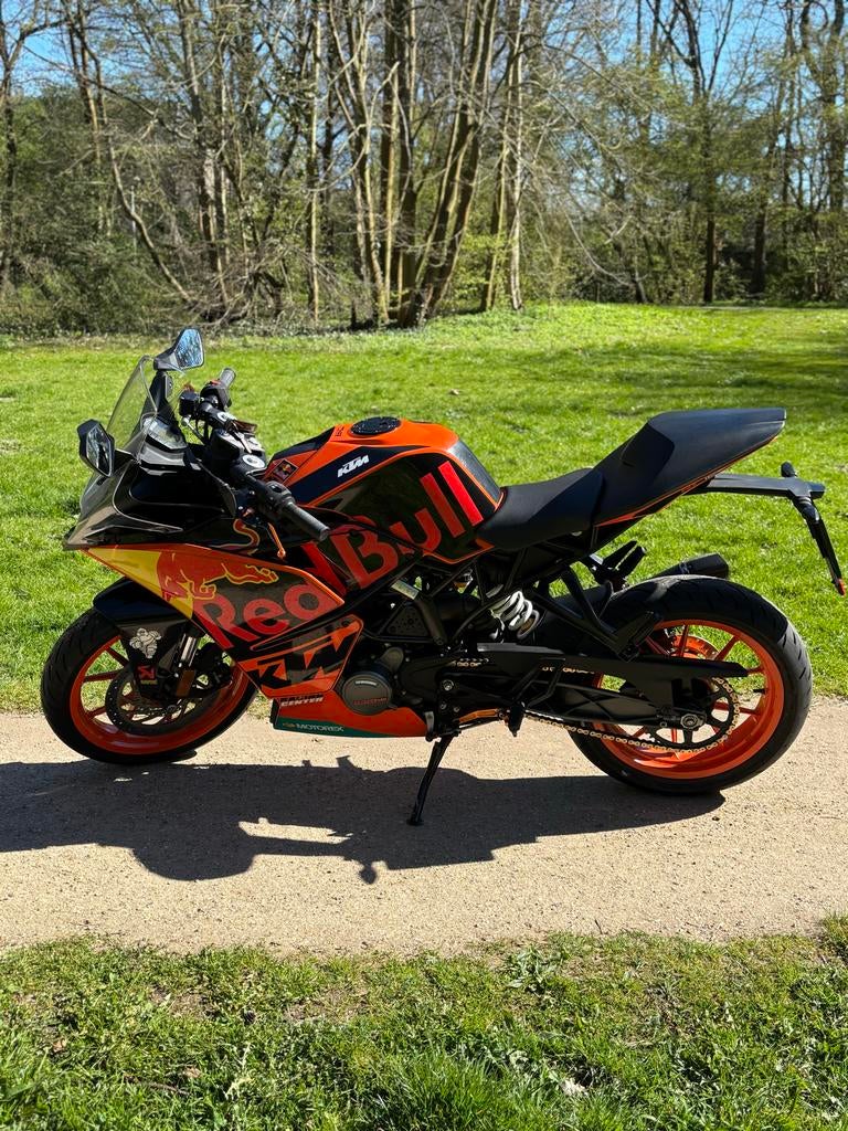 Red Bull KTM RC125 2019 Akrapovič A1, Motoren, Motoren | KTM, Sportuitlaat, Gebruikt, 11 kW of minder, Handgeschakeld