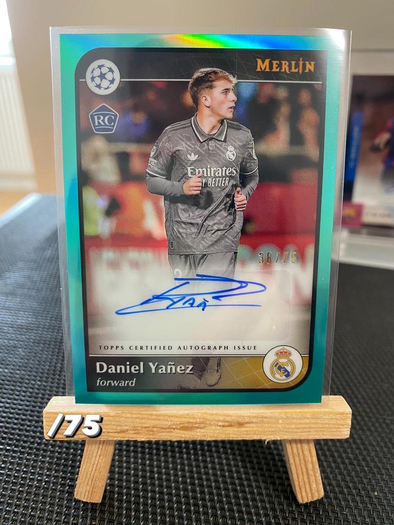 Daniel Yanez RC /75 Autograph Topps Merlin UCC 2024-25, Ophalen of Verzenden, Nieuw, Buitenlandse clubs, Spelerskaart
